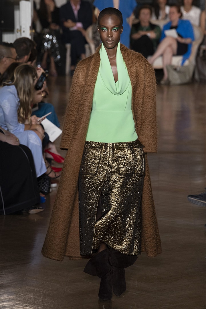 Valentino fall-2018-couture runway PFW
