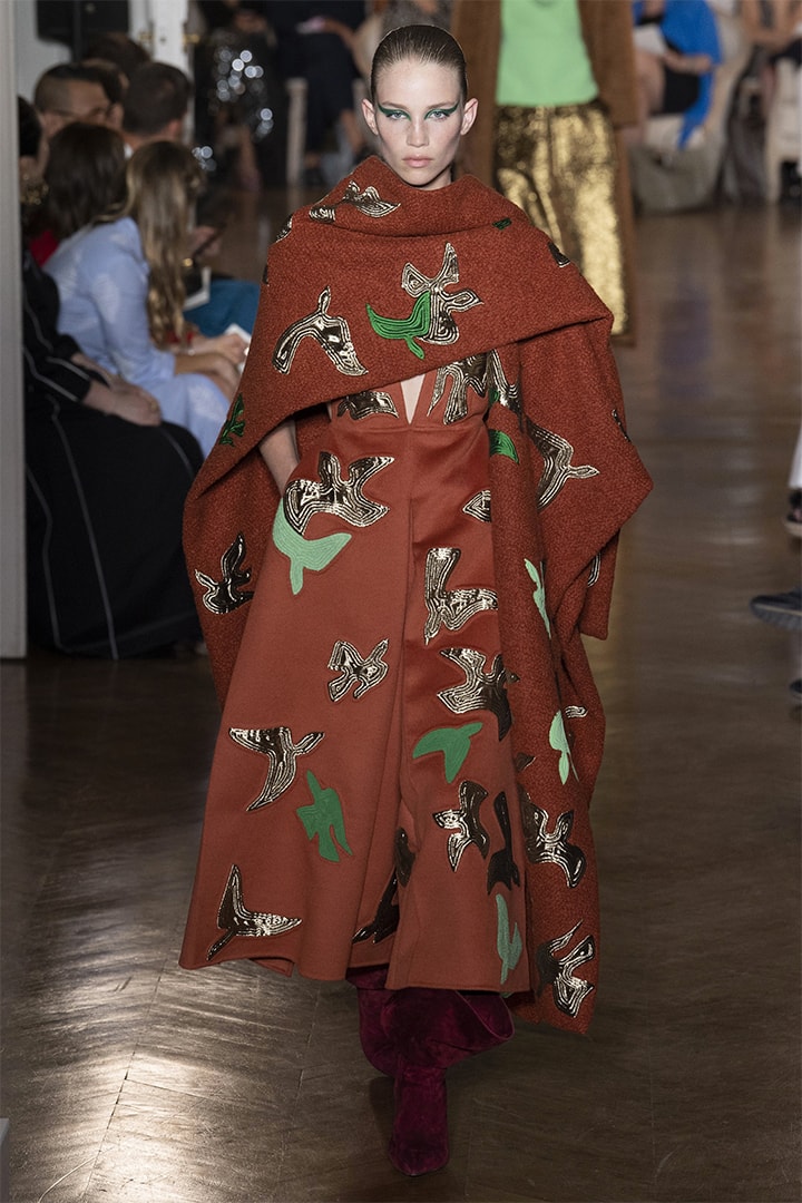 Valentino fall-2018-couture runway PFW