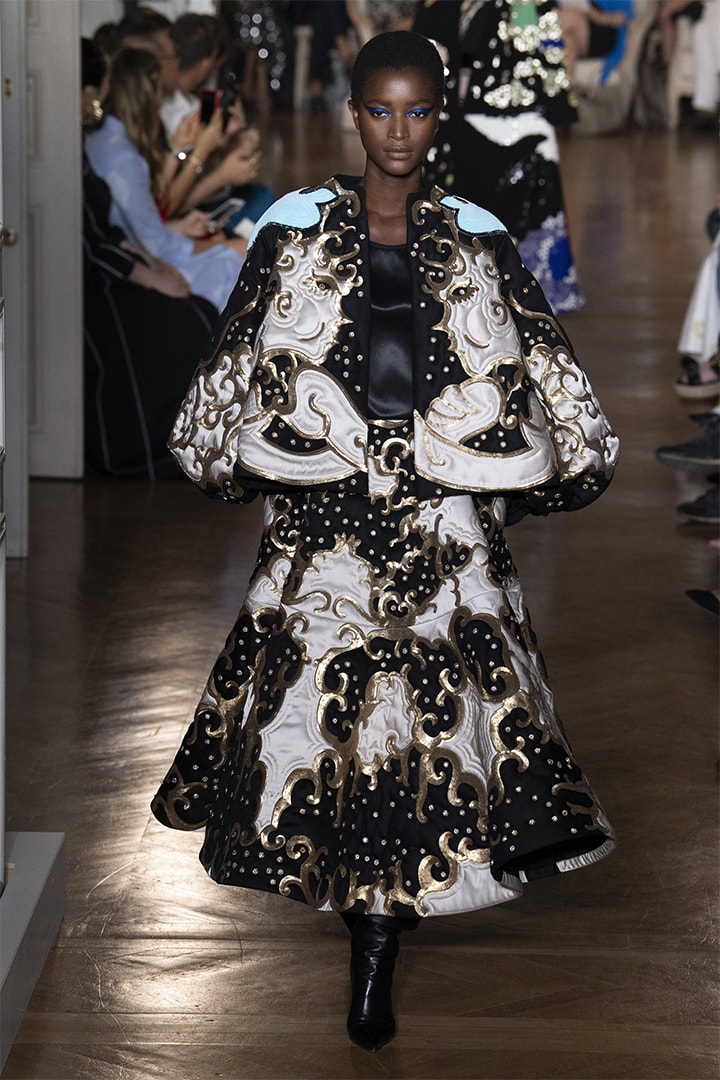 Valentino fall-2018-couture runway PFW