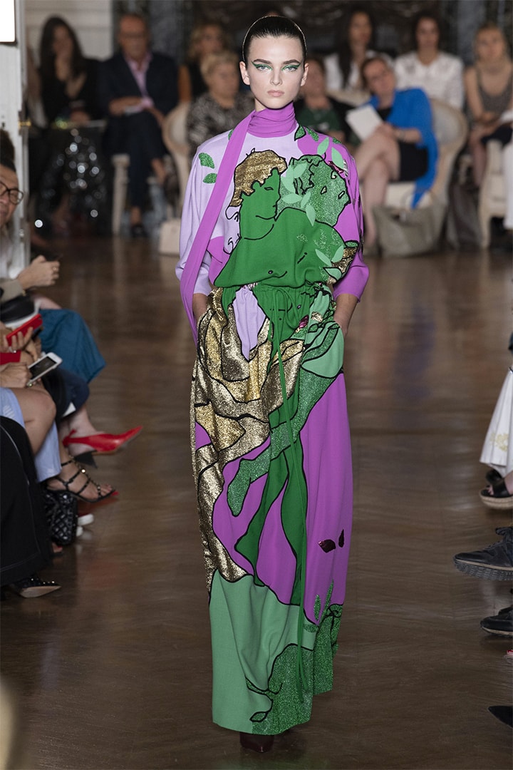 Valentino fall-2018-couture runway PFW