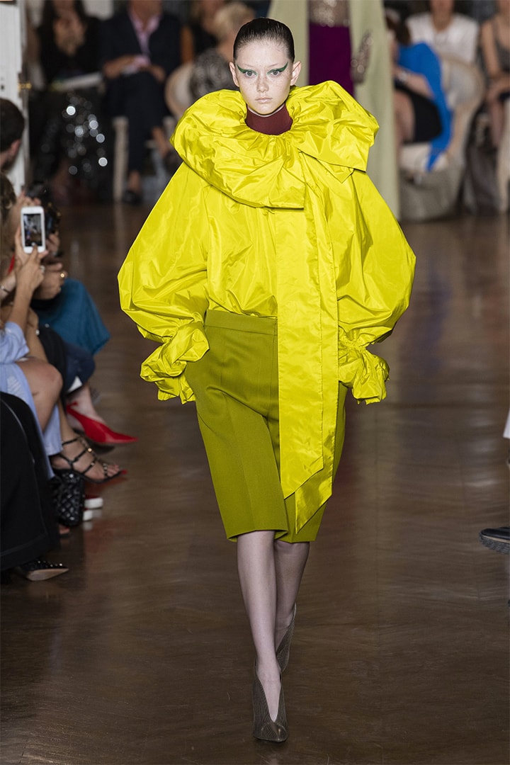 Valentino fall-2018-couture runway PFW