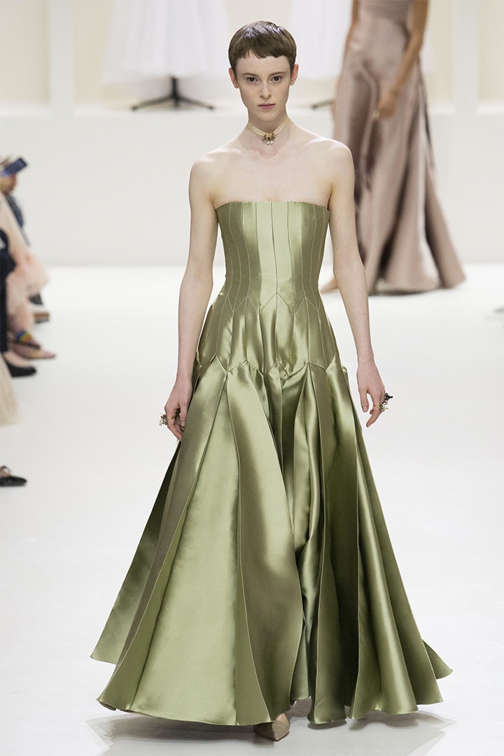 christian-dior fall-2018-couture runway