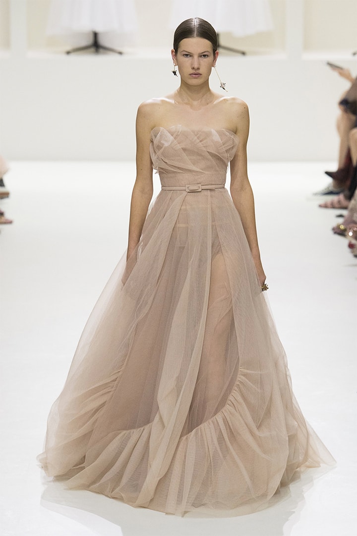 christian-dior fall-2018-couture runway