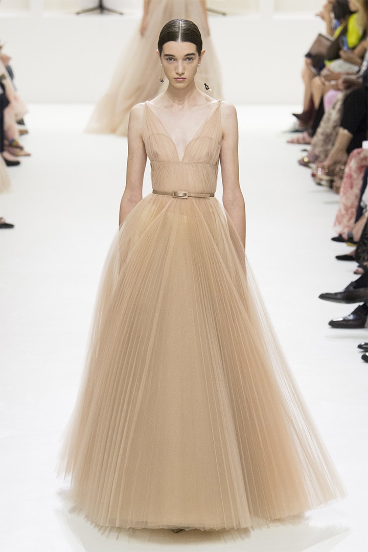 christian-dior fall-2018-couture runway
