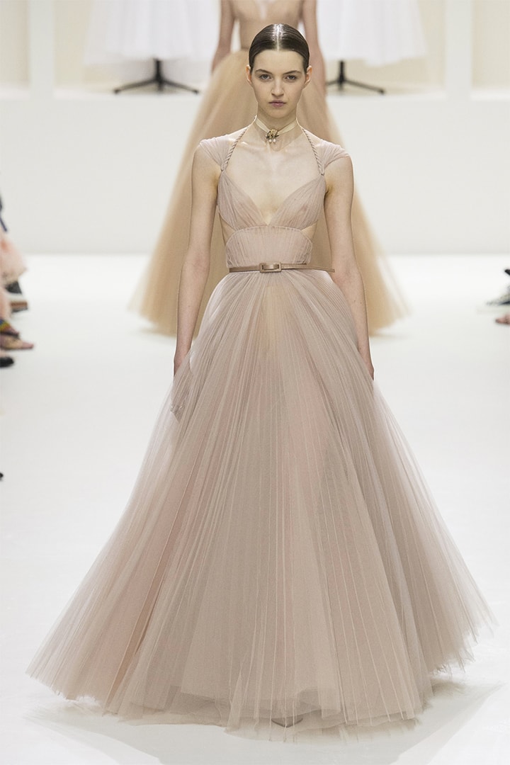 christian-dior fall-2018-couture runway