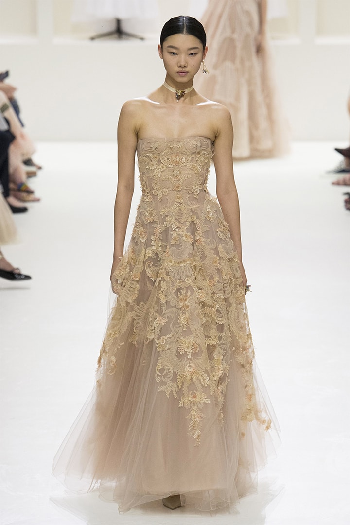 christian-dior fall-2018-couture runway