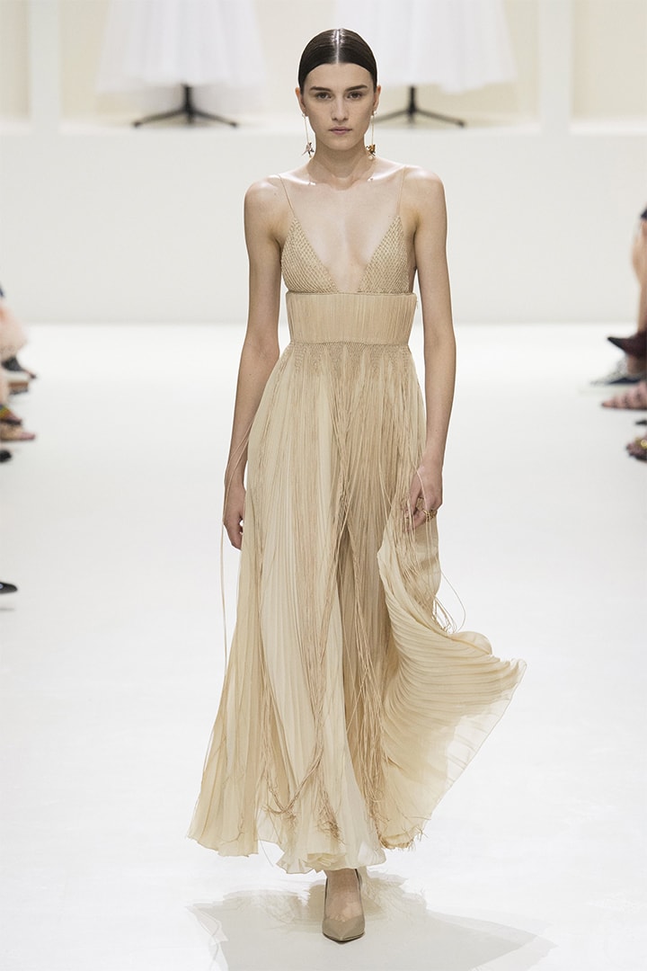 christian-dior fall-2018-couture runway