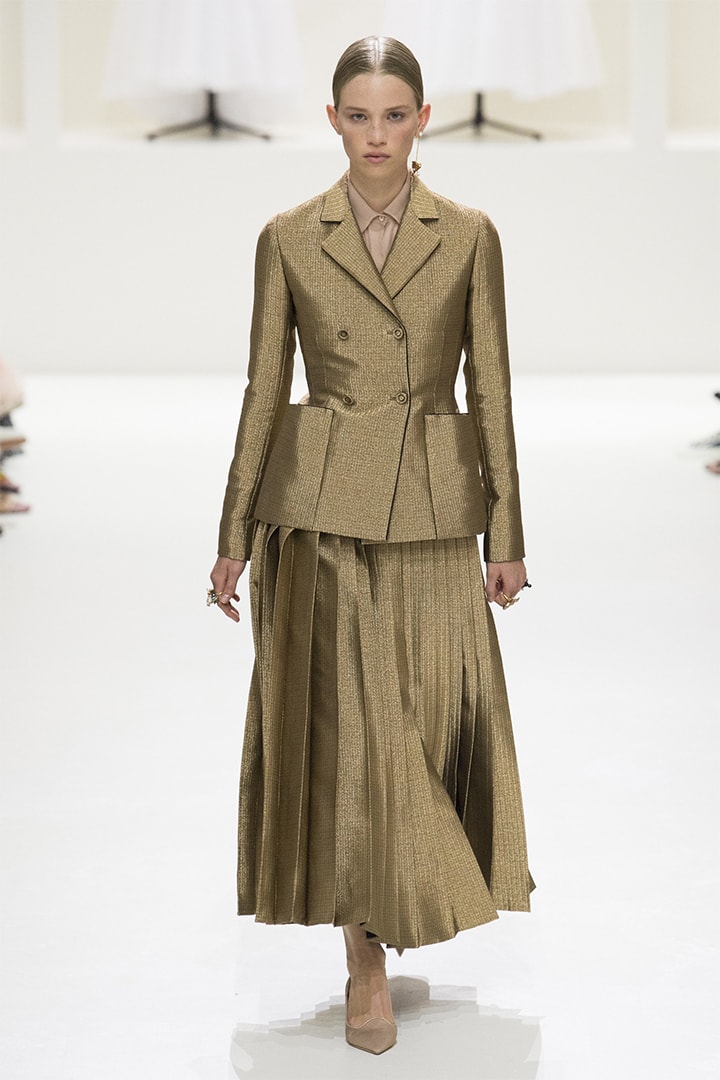 christian-dior fall-2018-couture runway