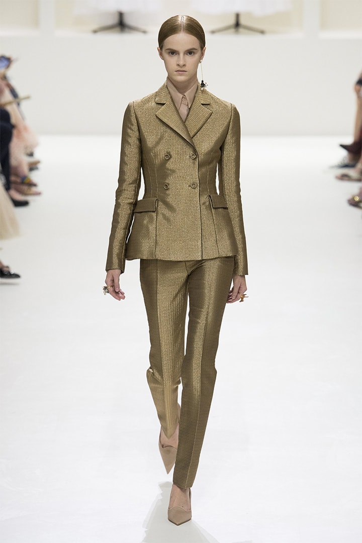 christian-dior fall-2018-couture runway