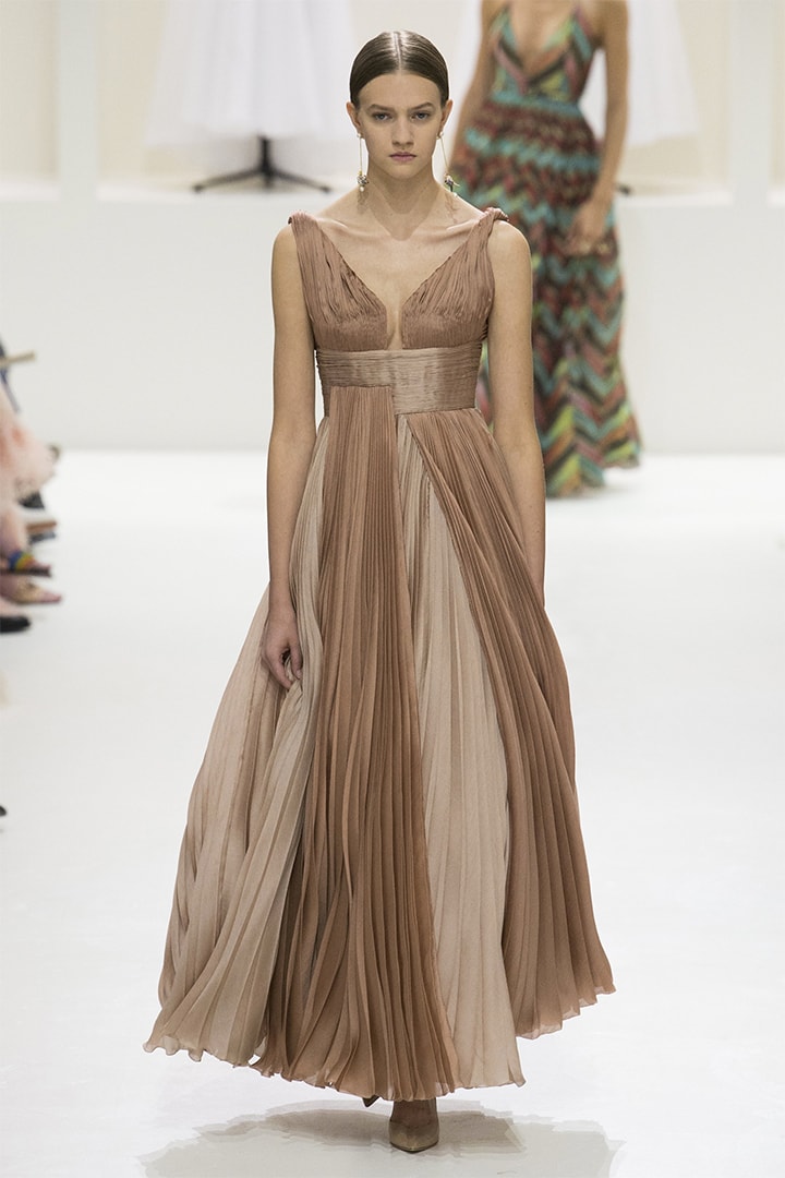 christian-dior fall-2018-couture runway
