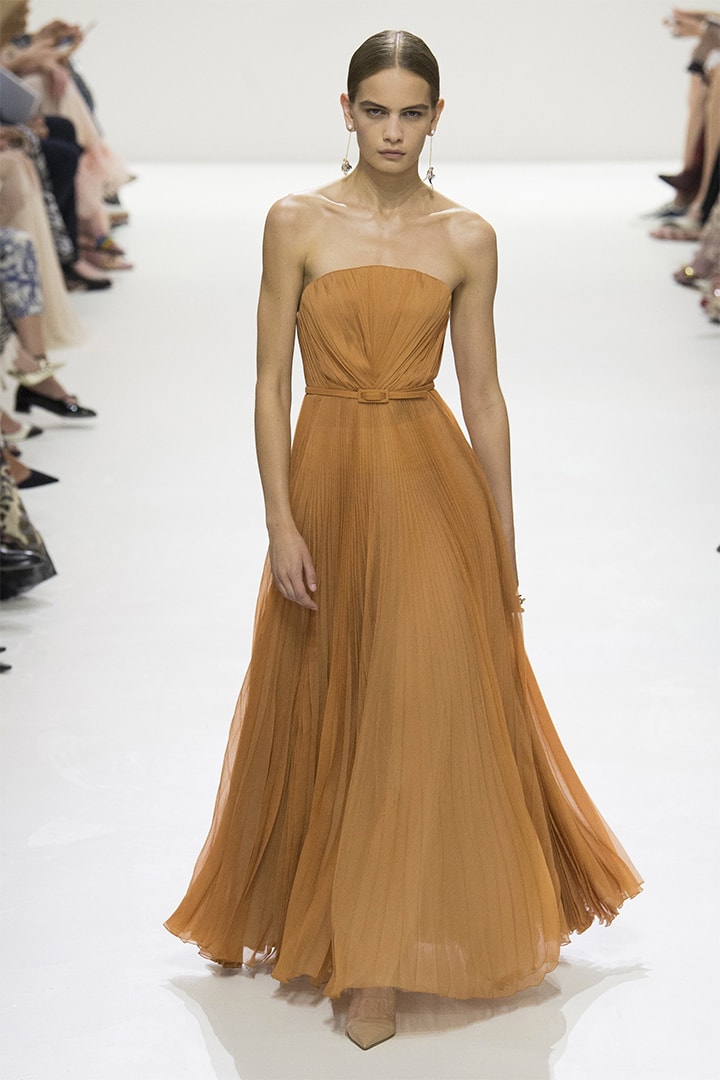 christian-dior fall-2018-couture runway