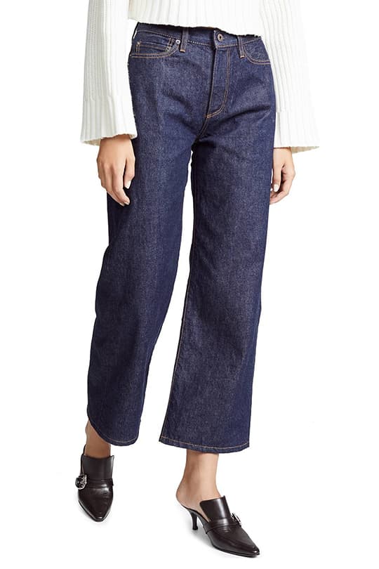 french-american-denim-trend-jeans_ high-waisted jeans with a wide-leg fit and a cropped hem