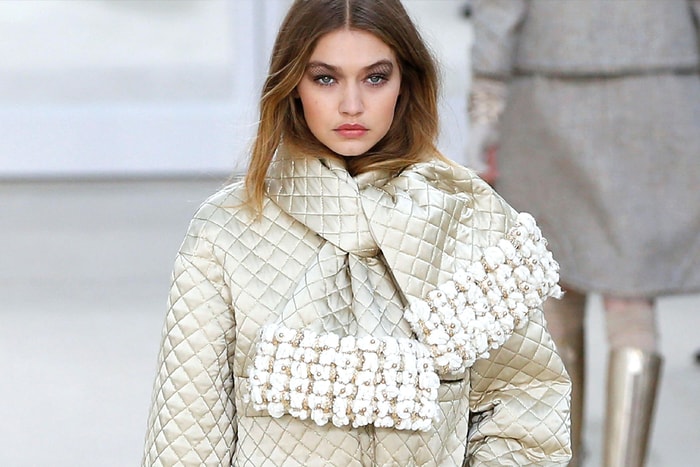 這個 Chanel 巨型手袋經 Gigi Hadid 示範後,必定會火紅起來!