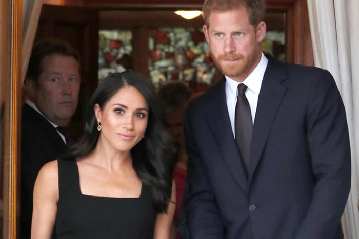 一個細節竟能讓沉悶的「小黑裙」變得富特色,Meghan Markle 真聰明!