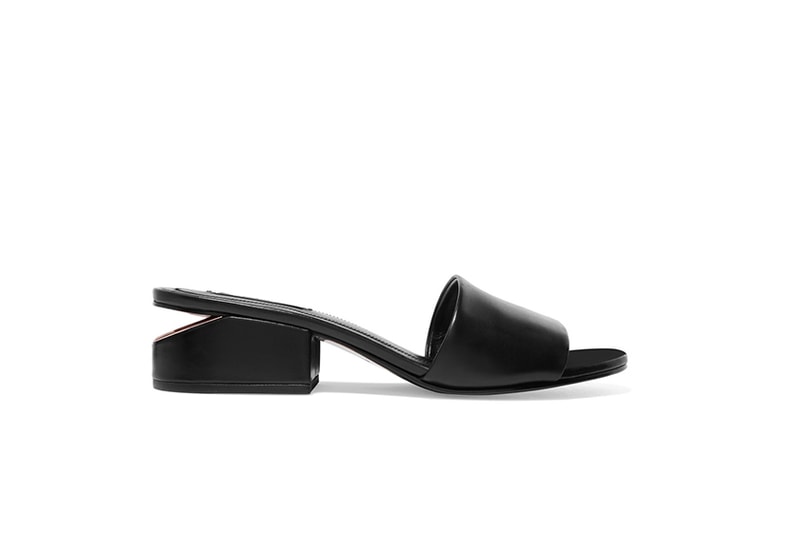 mom-mules-shoes-trend-ss2018_0002_Alexander Wang（Net-A-Porter.com)