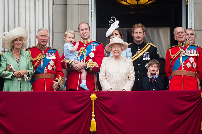 你從未看過的皇室成員肖像曝光，為的是慶祝查理斯王子 70 歲生日！
