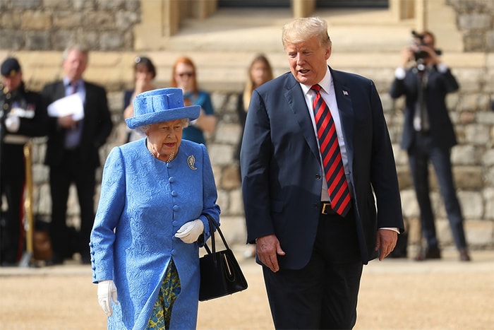 英女皇與特朗普會面，她的胸針原來隱藏了訊息？