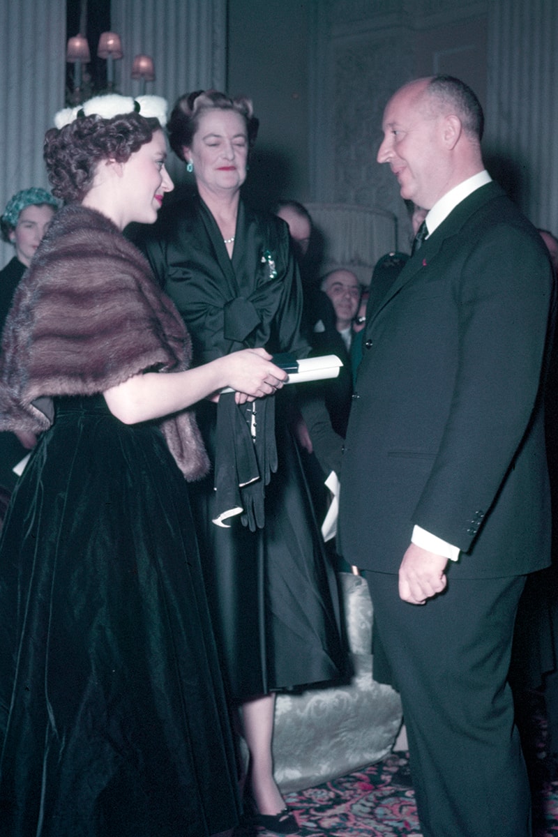 victoria-and-albert-museum-christian-dior-designer-of-dreams6