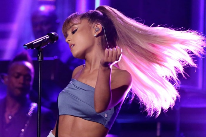 原來 Ariana Grande 馬尾的高度變化,背後竟藏著這層神祕玄機?