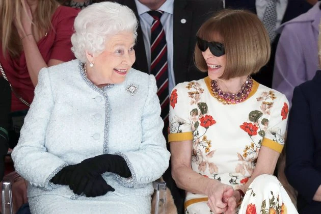 Queen Elizabeth II Anna Wintour Fashion Show