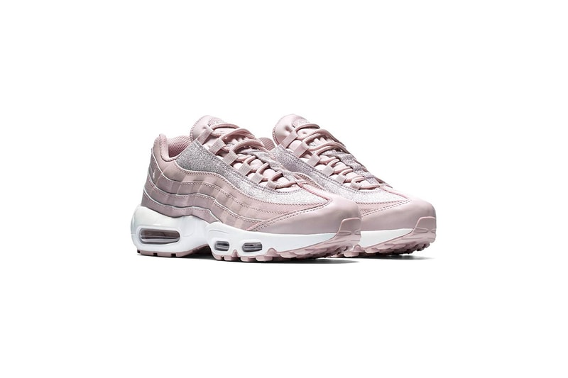 Nike Air Max 95 SE Sneakers in Particle Rose