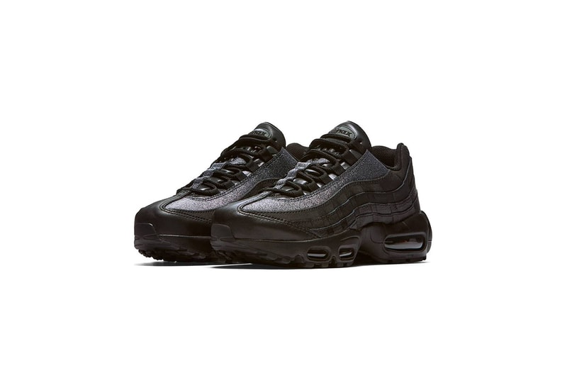 Nike Air Max 95 SE Sneakers in Black