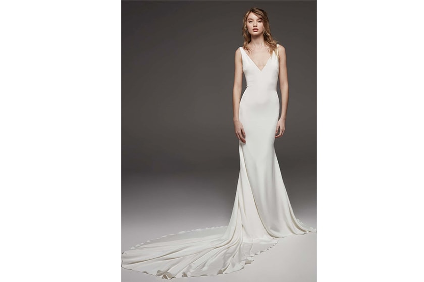 ATELIER PRONOVIAS Women's Atelier Pronovias Hispalis Crepe Cowl Back Gown