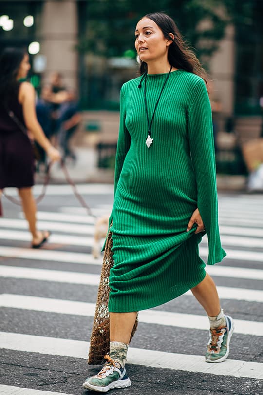 NYFW ss2019 sneakers outfit street style