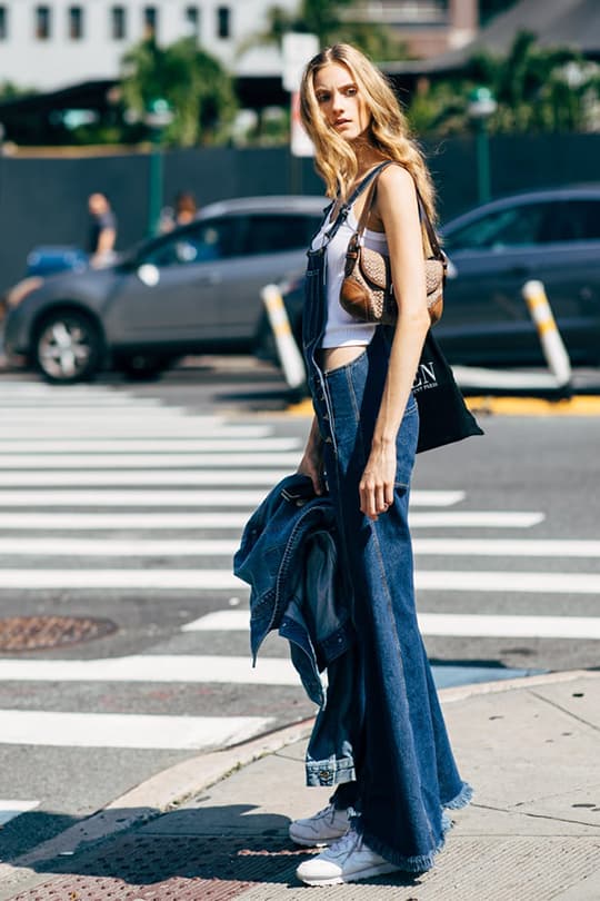 NYFW ss2019 sneakers outfit street style