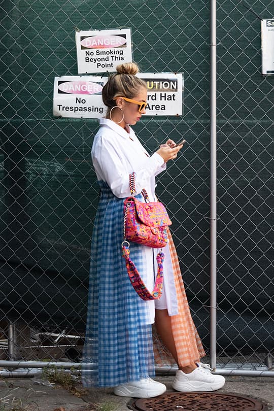 NYFW ss2019 sneakers outfit street style