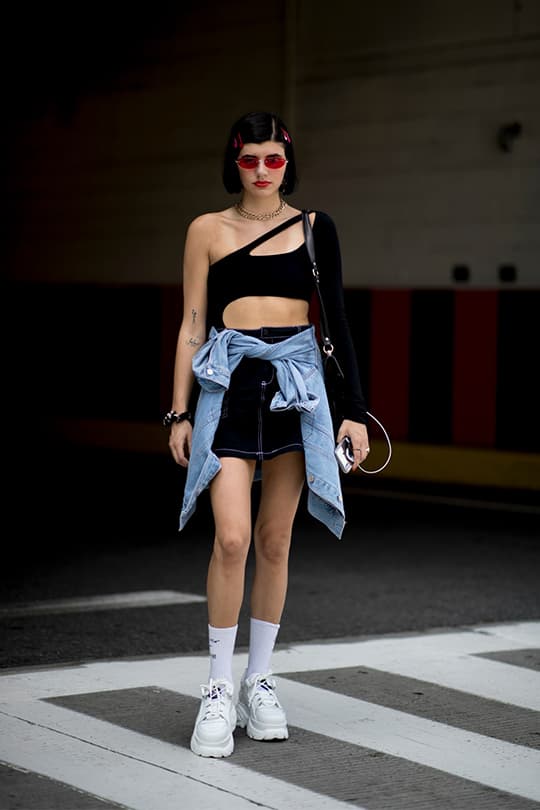 NYFW ss2019 sneakers outfit street style