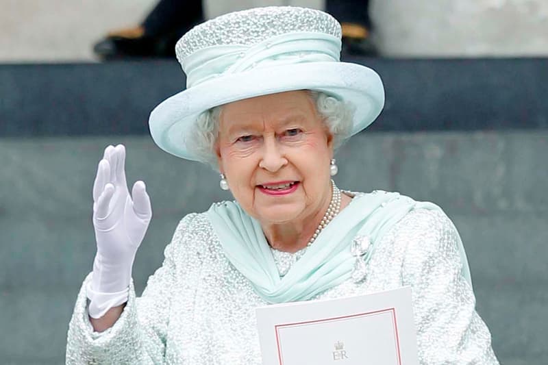 queen elizabeth II fake hand gift thrilled