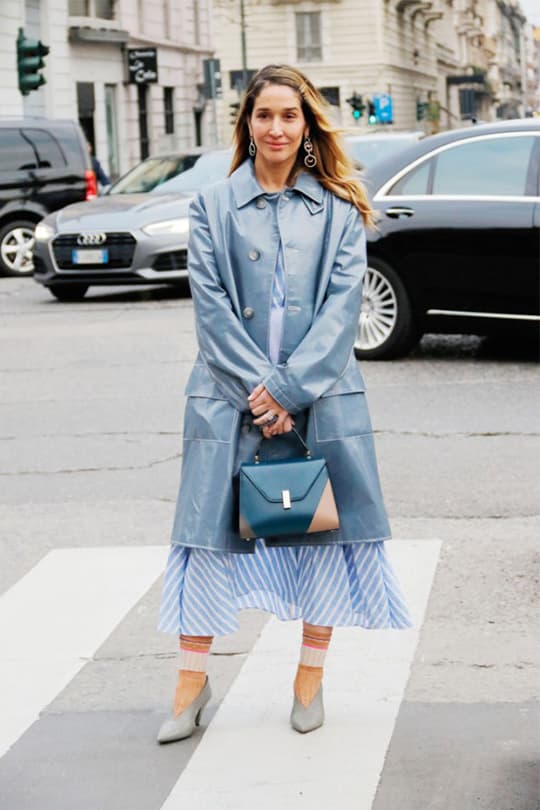 V-neck shoes street style