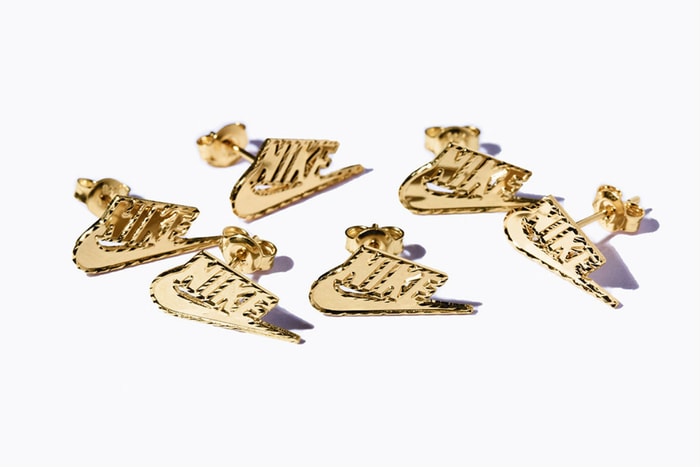 Supreme x Nike 本次聯名竟出現了耳環!這材質一定要價不菲啊...