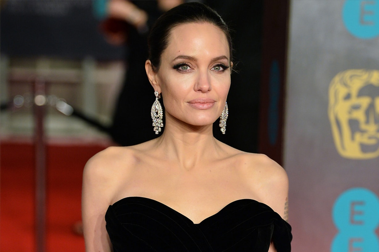Angelina Jolie Makeup Strapless Gown