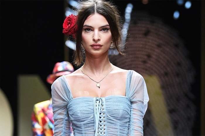 不止於身材的性感:超模 Emily Ratajkowski 大談時尚圈存在已久的不良風氣!