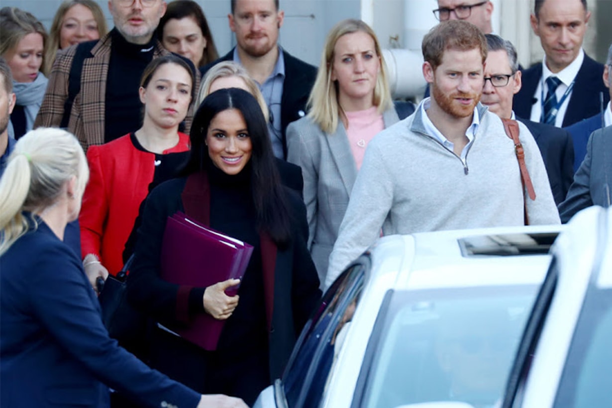 Meghan Markle Pregnant Clues Purple Folder