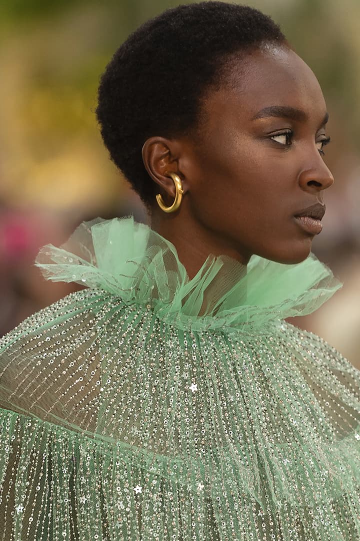 valentino-ss2019-pfw-runway