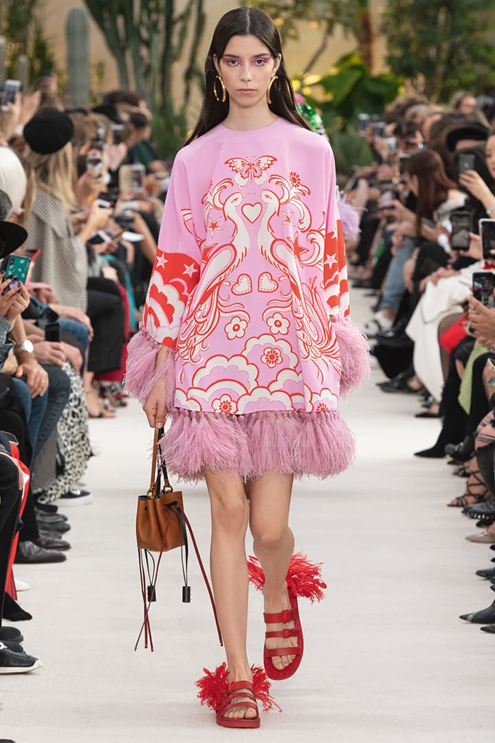 valentino-ss2019-pfw-runway