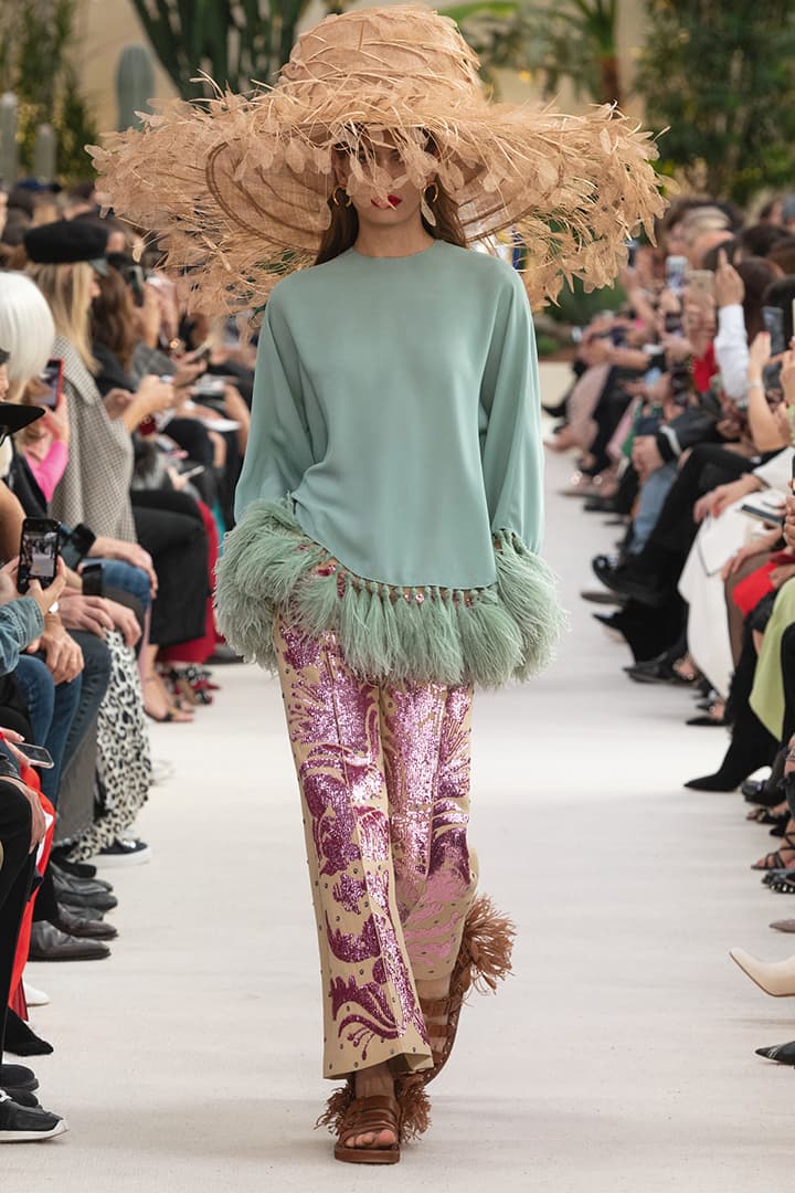 valentino-ss2019-pfw-runway