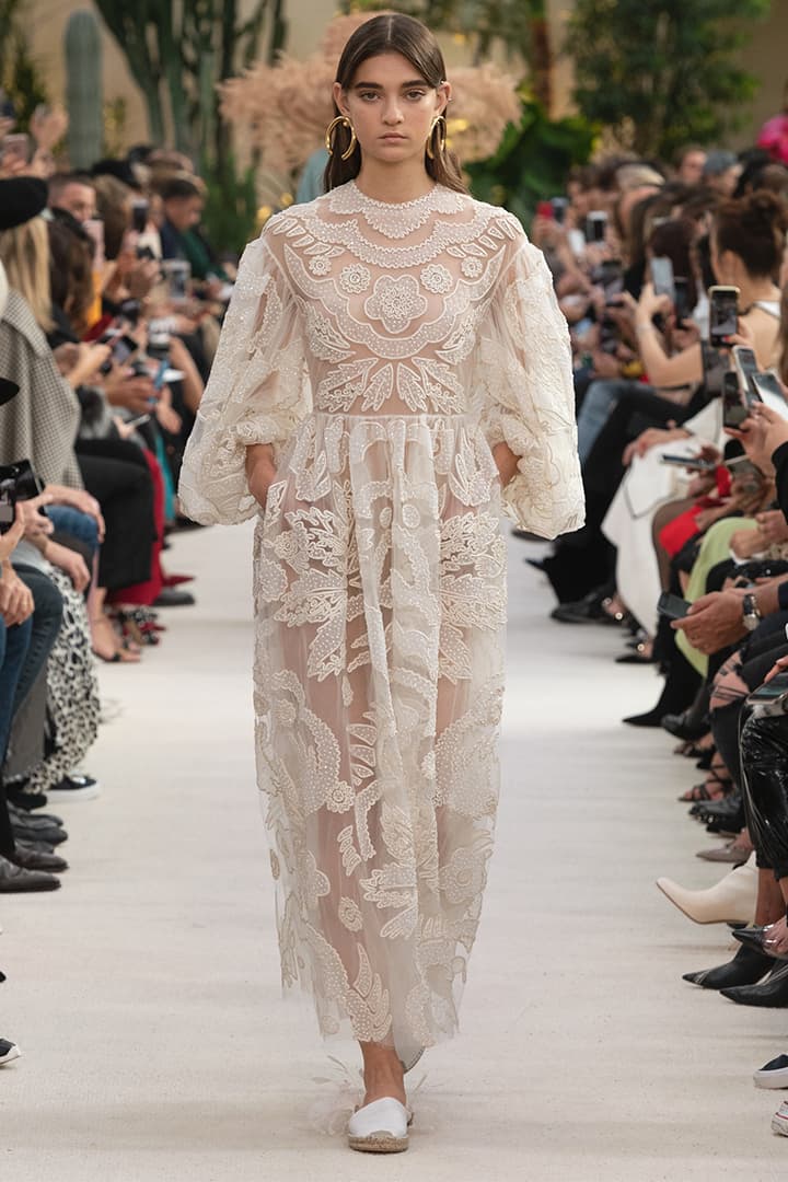 valentino-ss2019-pfw-runway