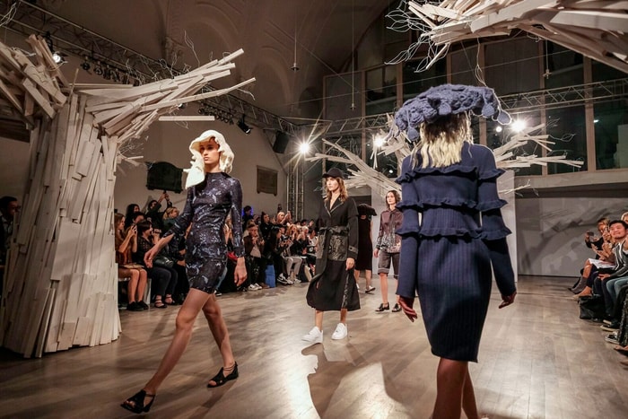 #LFW:跟著 APUJAN 踏上魔幻消逝之旅,感受那股溫柔且堅定的力量