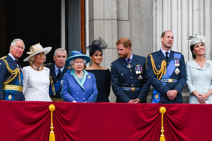 皇室人員也會慶祝萬聖節！你猜英女王、威廉、哈里和凱特曾經扮過什麼？