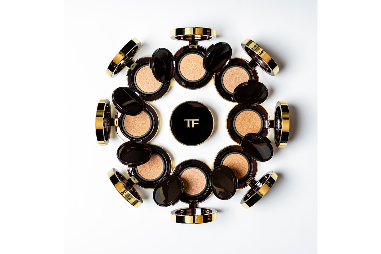 tom ford Traceless Touch Satin-Matte Cushion