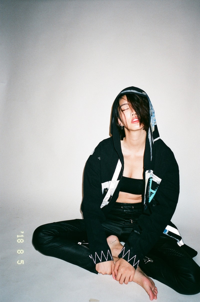anowhereman chen bolin in line i hua lookbook 2018 aw