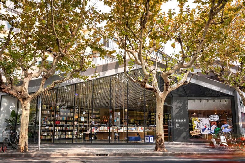 booking.com sleep at bookstore travel Shanghai pop-up