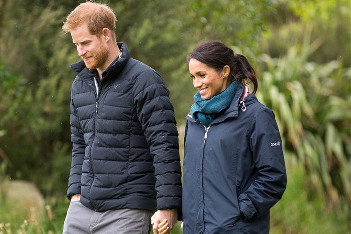 #皇室模範夫婦：哈里王子借了自己的外套給梅根，還拍了張美照發佈在 Instagram！