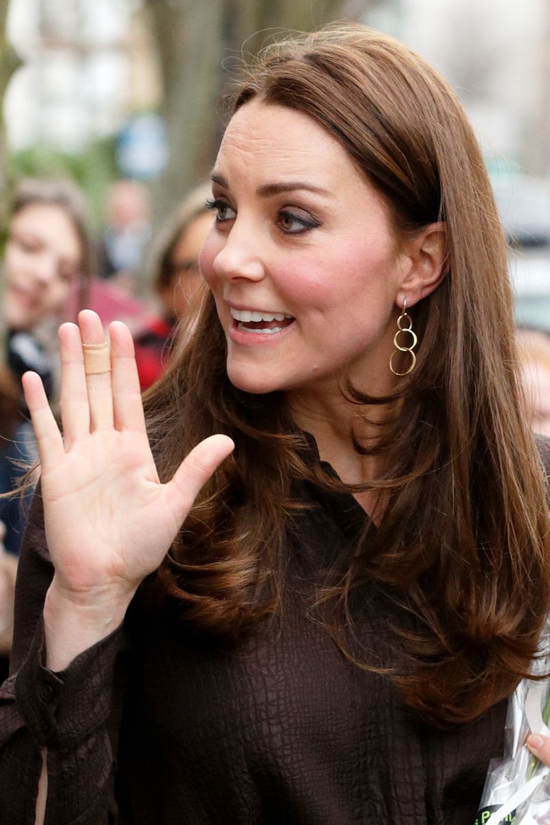 Kate Middleton plaster band aids Kensington Palace Tusk Conservation Awards Prince William middle finger Prince George Princess Charlotte Prince Louis British Royal Family