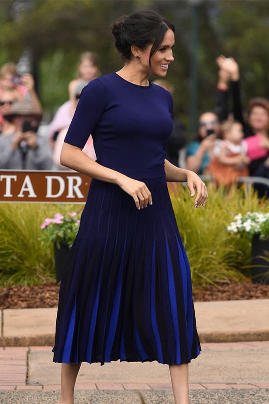 meghan-markle-navy-blue