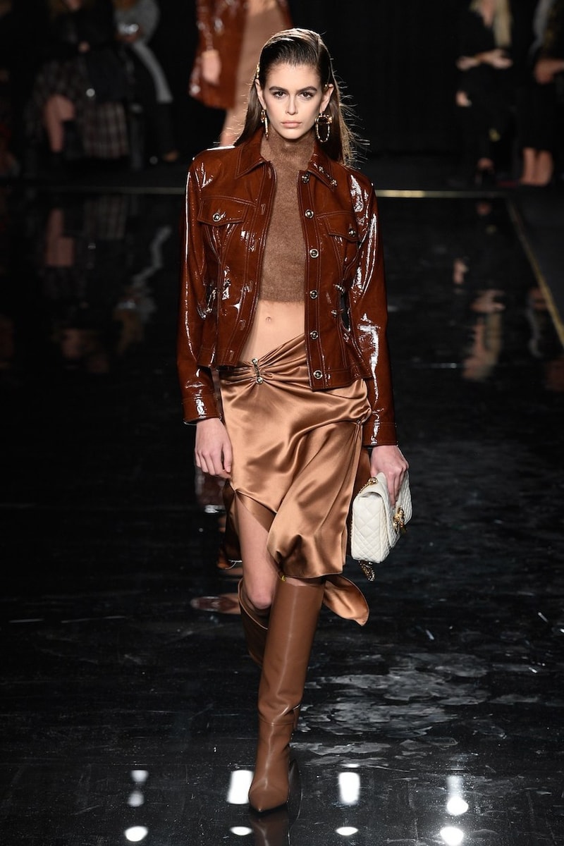 versace last show pre-fall 2019 runway looks